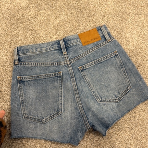 NWOT ARITZIA DENIM FORUM YOKO SHORTS BLACK Sz 24 - Picture 4 of 4